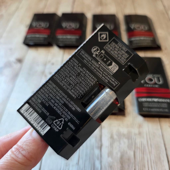 Men's Emporio Armani Stronger With You samples - Picture 2 of 2